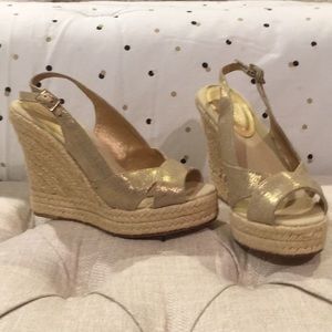 Banana Republic gold espadrilles Size 5